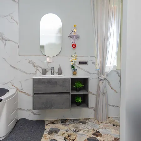 Couette-café Fabiola 4*